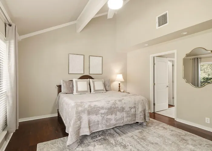 Holiday home Private Pool Retreat, Blackstone, Pool Table, Pets