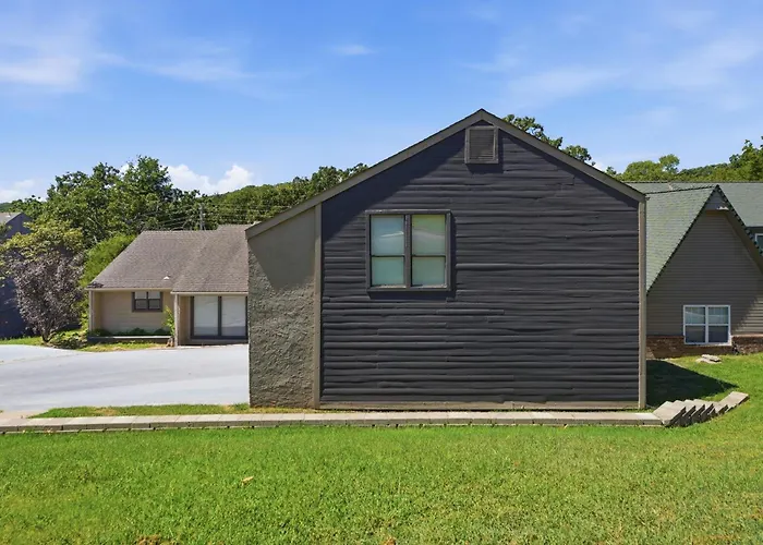 Private Pool Retreat, Blackstone, Pool Table, Pets *