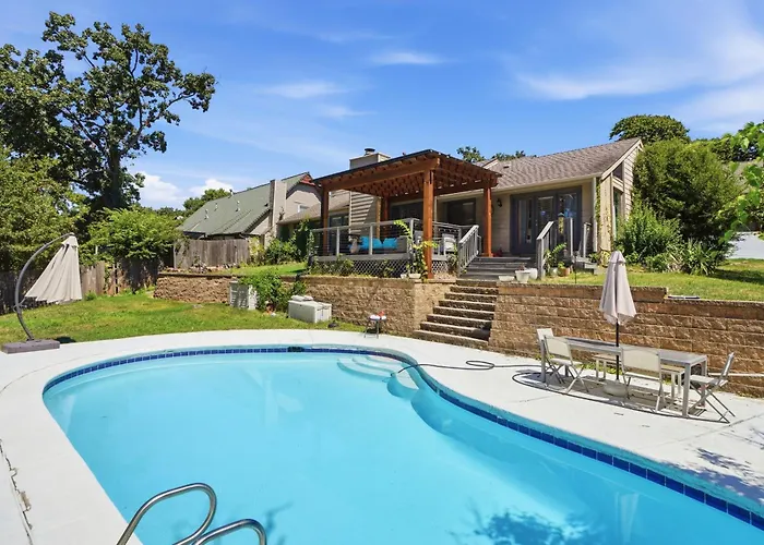 Private Pool Retreat, Blackstone, Pool Table, Pets Tulsa