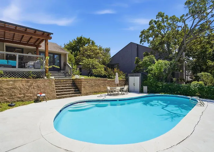 Private Pool Retreat, Blackstone, Pool Table, Pets * Tulsa